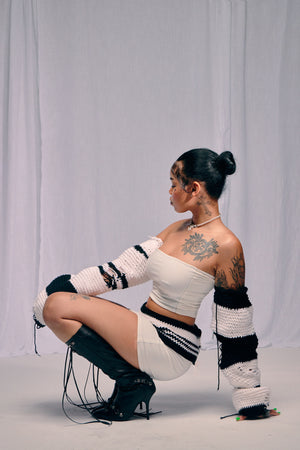 B&W SLEEVES SET